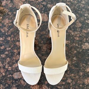 Indigo Women's Elegant Cream Sandals